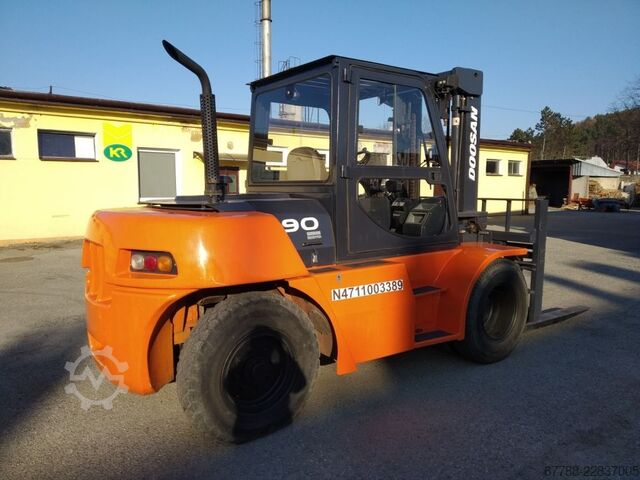 4-wheel forklift DOOSAN D90S-5 / 9 ton