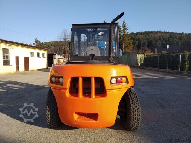 4-wheel forklift DOOSAN D90S-5 / 9 ton