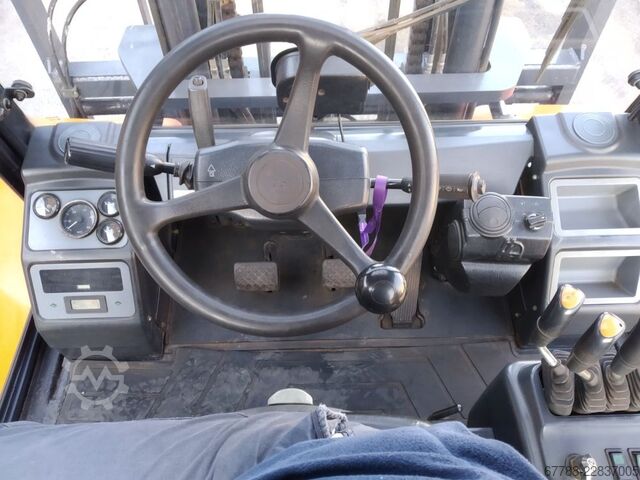 4-wheel forklift DOOSAN D90S-5 / 9 ton
