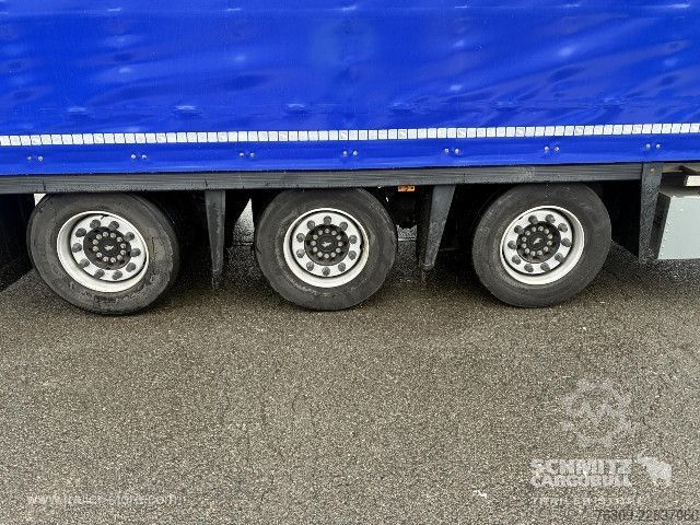 Auflieger mit Pritsche & Plane Schmitz Cargobull Curtainsider Mega Getränke