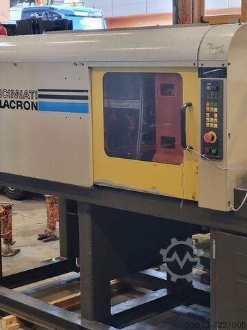 Injection molding machine CINCINNATI MILCRON 