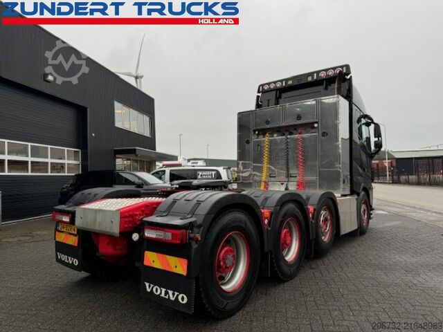 Heavy load Volvo FH16-750 GLOBETROTTER, 8x4