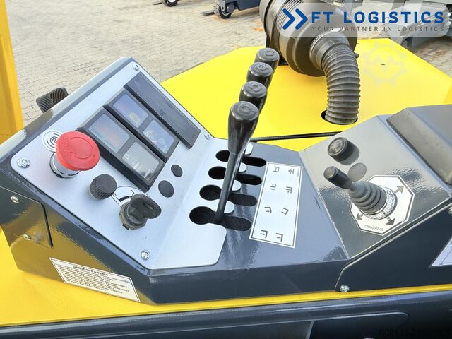 Vierwegestapler Combilift CB3000 GAS TRIPLEX 4900 FREE-LIFT