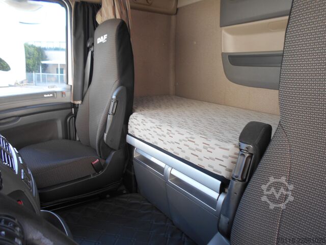 Standard tractor unit DAF XF 510