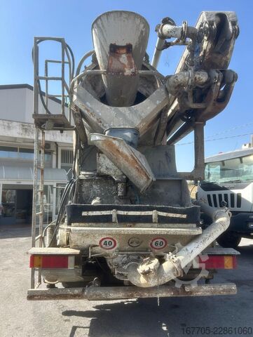 Betonpumpen-LKW Astra HD8 84.45