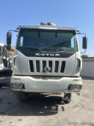 Betonpumpen-LKW Astra HD8 84.45