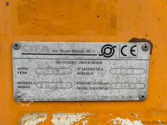 Betonpumpen-LKW Astra HD7 84.42