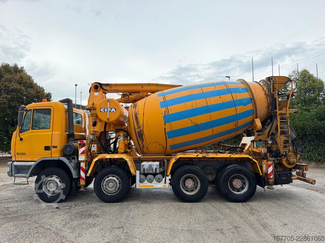 Betonpumpen-LKW Astra HD7 84.42