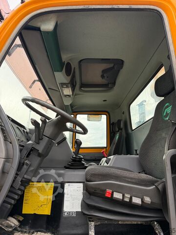 Betonpumpen-LKW Astra HD7 84.42