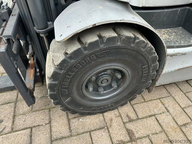 Elektrischer Triplex-Gabelstapler Still RX60-25 mit Seitenschub STILL RX60-25