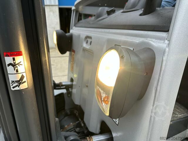 Elektrischer Triplex-Gabelstapler Still RX60-25 mit Seitenschub STILL RX60-25