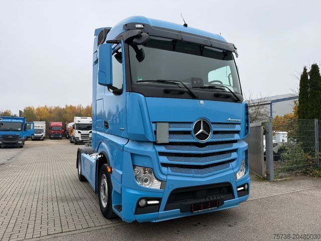 Standard SZM MERCEDES-BENZ Actros 1851 LS/Retarder/2xTank/StreamSpace