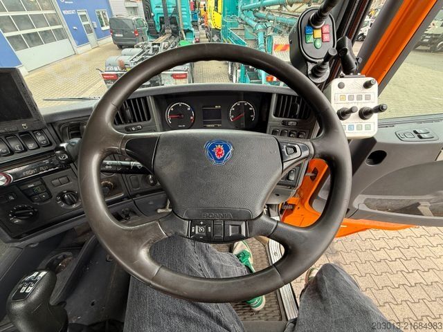 Kehrmaschine SCANIA G230 Kehrmaschine SCARAB Magnum