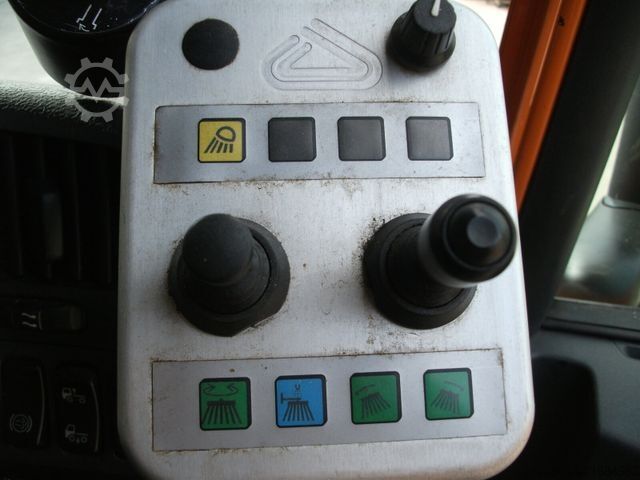 Kehrmaschine SCANIA G230 Kehrmaschine SCARAB Magnum