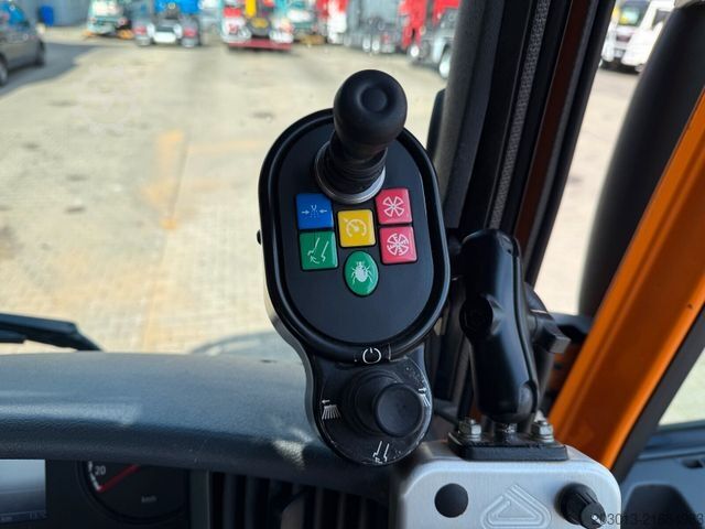 Road sweeper SCANIA G230 Kehrmaschine SCARAB Magnum