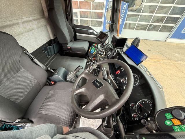 Road sweeper MAN TGM 18.340 HD Kehrmaschine SCARAB Magnum 8,2 m³