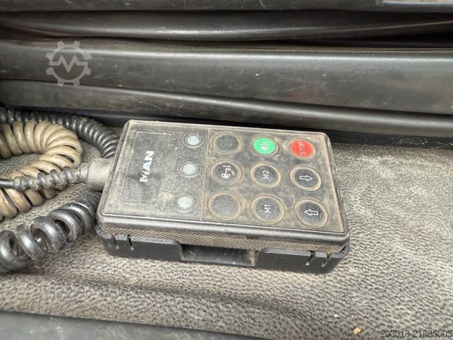 Road sweeper MAN TGM 18.340 HD Kehrmaschine SCARAB Magnum 8,2 m³