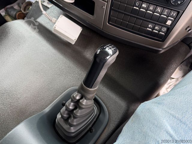 Road sweeper MAN TGM 18.340 HD Kehrmaschine SCARAB Magnum 8,2 m³