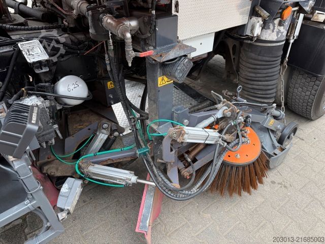 Road sweeper MAN TGM 18.340 HD Kehrmaschine SCARAB Magnum 8,2 m³