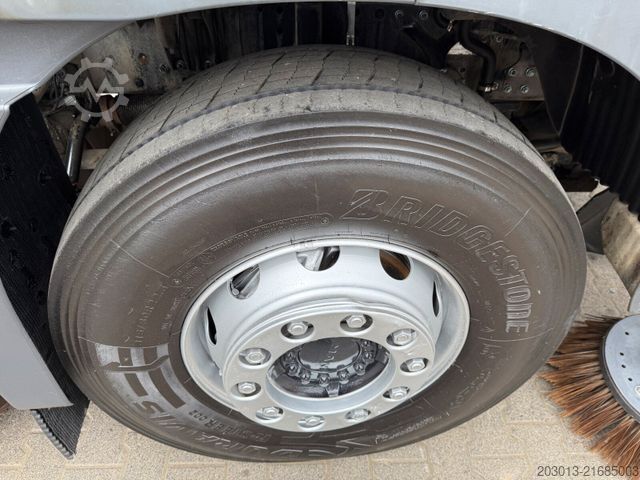 Road sweeper MAN TGM 18.340 HD Kehrmaschine SCARAB Magnum 8,2 m³