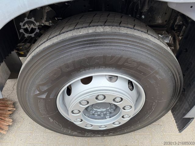 Road sweeper MAN TGM 18.340 HD Kehrmaschine SCARAB Magnum 8,2 m³