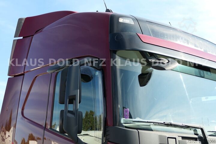 Volume tractor unit VOLVO FH 460 Globetrotter 2-Tanks Euro 6