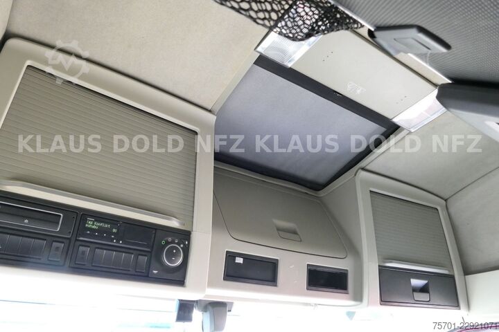 Volume tractor unit VOLVO FH 460 Globetrotter 2-Tanks Euro 6