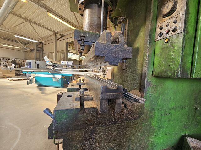 Metal press Hidraulinis presas 250 T 