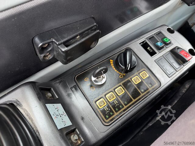 Chain excavator Hyundai R320 NLC-7A Kettenbagger OQ80