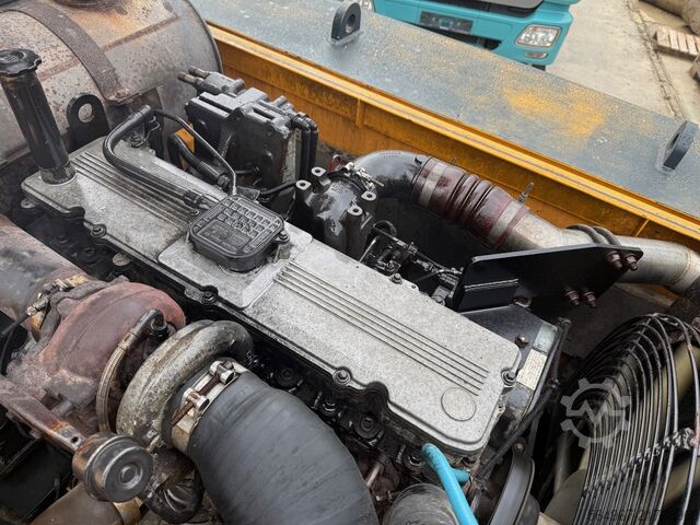 Chain excavator Hyundai R320 NLC-7A Kettenbagger OQ80