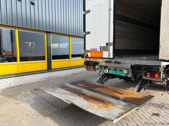 Refrigerated/freezer transport Krone SDR27 + CARRIER MAXIMA 1300 + STUURAS