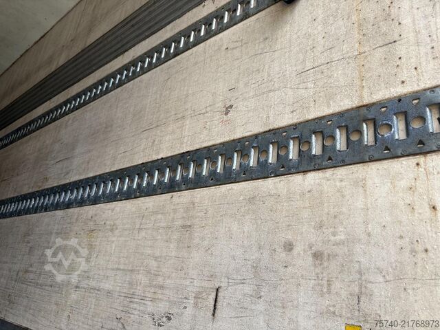 Refrigerated/freezer transport Krone SDR27 + CARRIER MAXIMA 1300 + STUURAS