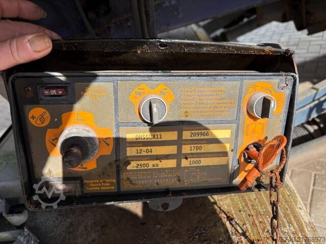 Refrigerated/freezer transport Krone SDR27 + CARRIER MAXIMA 1300 + STUURAS