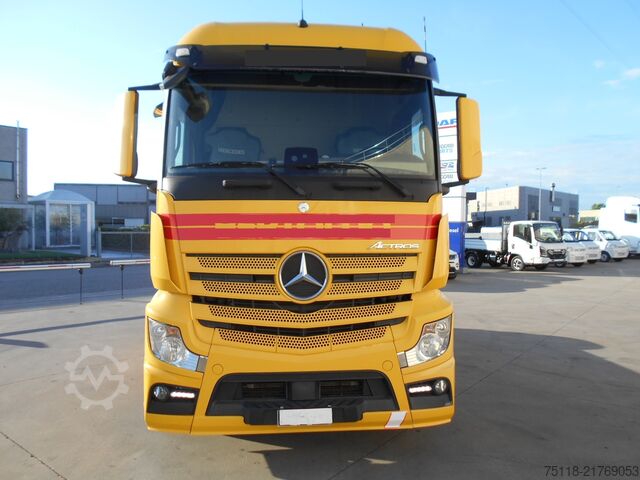 Standard tractor unit Mercedes-Benz Actros 1842