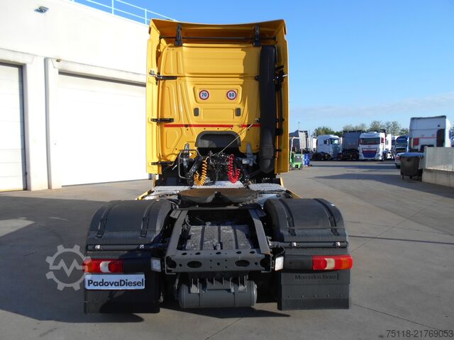 Standard tractor unit Mercedes-Benz Actros 1842