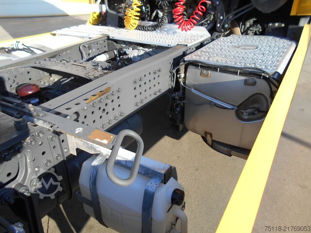 Standard tractor unit Mercedes-Benz Actros 1842