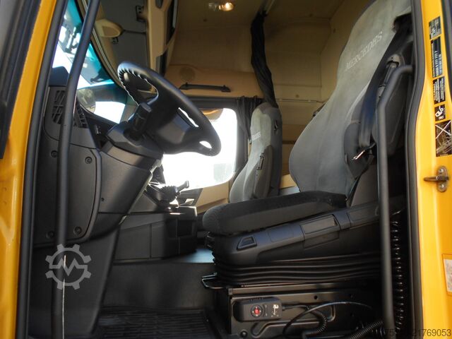 Standard tractor unit Mercedes-Benz Actros 1842