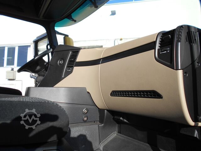 Standard tractor unit Mercedes-Benz Actros 1842
