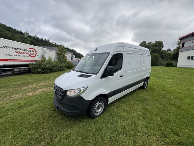 Box van Mercedes-Benz Sprinter III 214 L2H2