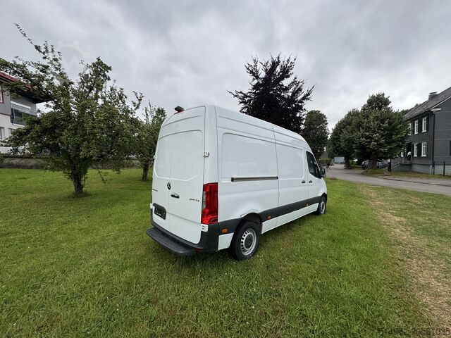 Box van Mercedes-Benz Sprinter III 214 L2H2