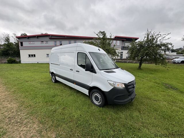 Box van Mercedes-Benz Sprinter III 214 L2H2