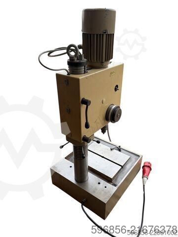 Bench drill BT2 | Industrial | 380V | East Germany (DDR) Wiertarka stołowa BT2 | Przemysłowa | 380V | DDR Wiertarka stołowa BT2 | Przemysłowa | 380V | DDR