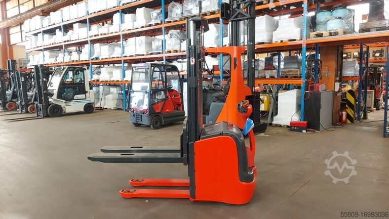 Hochhubwagen Linde L14 // integriertes Ladegerät // Waage