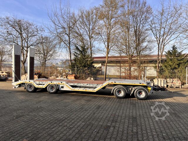 Low loader trailer Möslein T 4 VB H1 R  neuer 4 Achs Tieflader + Radmulden