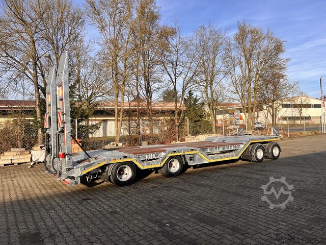 Low loader trailer Möslein T 4 VB H1 R  neuer 4 Achs Tieflader + Radmulden