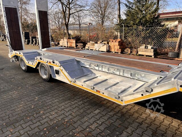 Low loader trailer Möslein T 4 VB H1 R  neuer 4 Achs Tieflader + Radmulden
