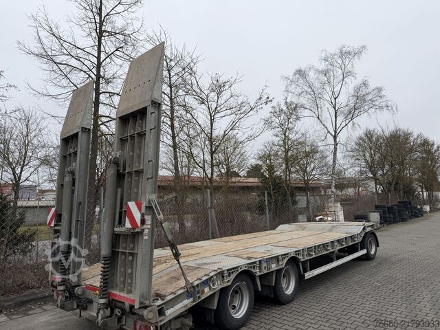 Low loader trailer Humbaur HTD 30  3 Achs Tiefladeranhänger, Wenig Benutzt