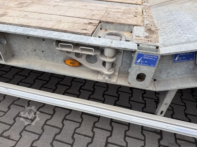 Low loader trailer Humbaur HTD 30  3 Achs Tiefladeranhänger, Wenig Benutzt