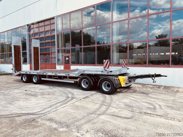 Low loader trailer Möslein T 4 VB F  4 Achs Tieflader- Anhänger, Neufahrzeug