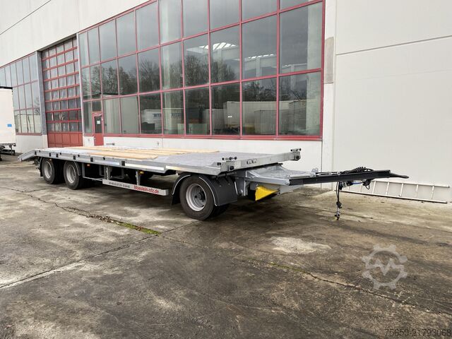 Low loader trailer Möslein T 3-P9,2 OR  3 Achs Tieflader gerader Ladefläche 9 m, Neufahrzeug